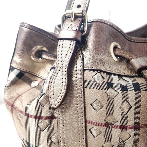 Burberry Gold/Beige Lazer Cut Check Haymarket Drawstring Tote - Picture 2 of 13